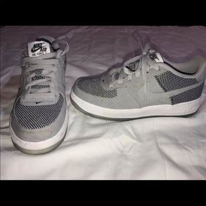 Nike Kids Gray Air Force 1 Low 6Y